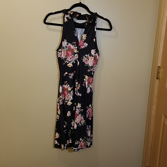 SUPER SOFT FLORAL DRESS - Picture 2 of 4